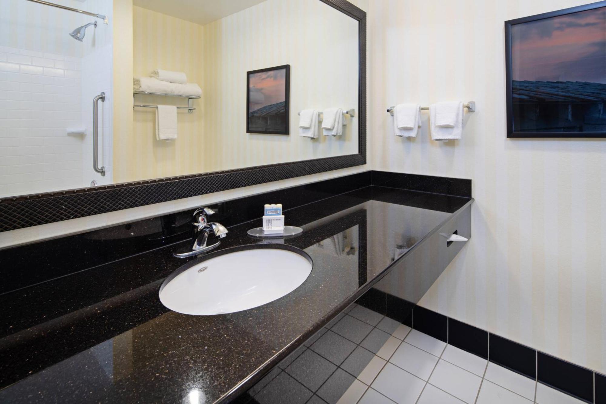Fairfield Inn & Suites Seattle Bremerton Exterior foto